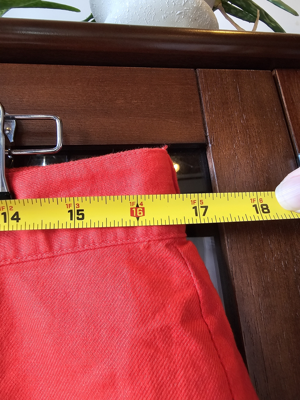Tomato Red Linen Button-Front Midi Skirt ๐
- Picture 2 of 3